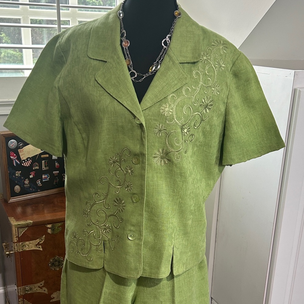 Chic Olive Women's Trouser Set - Picture 2 of 6